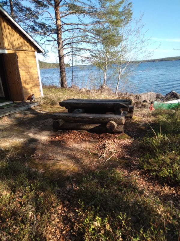 Vapaa-ajan mökin ja piharakennusten purku ja poisvienti vettä pitkin luonnonsuojelualueella; Ruunaa/ Lieksa